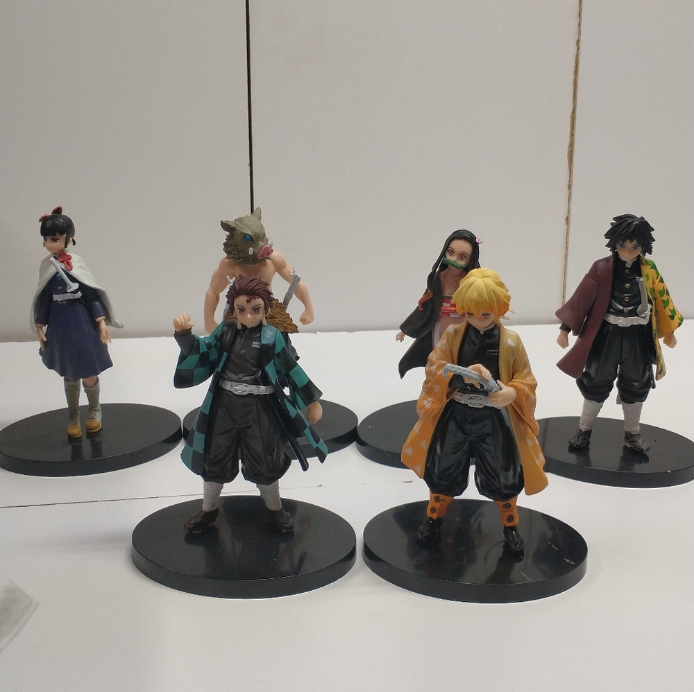 Demon Slayer - Picture 2 of 4